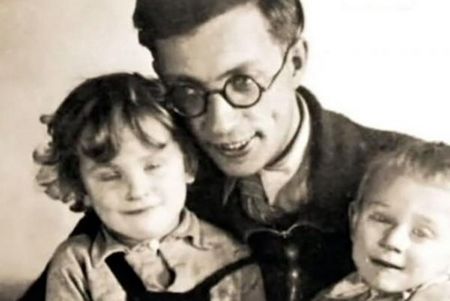 Л. Ошанин со своими детьми. 1940 год